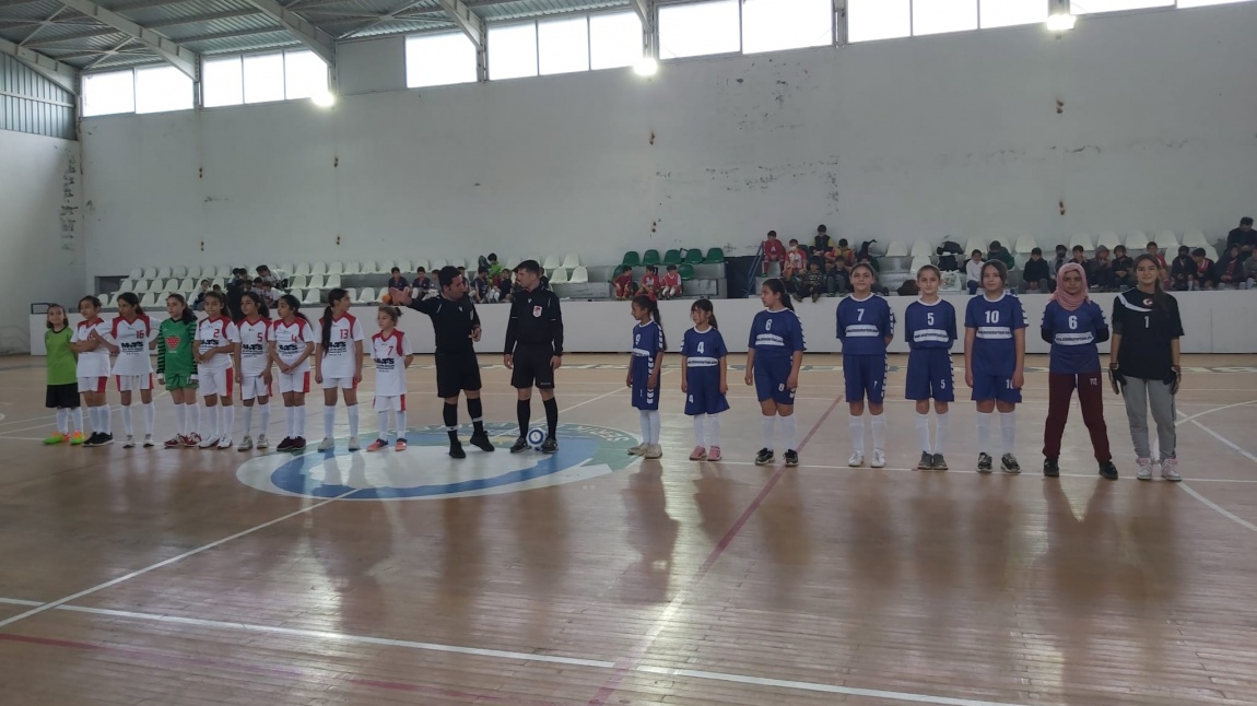 Futsal Kız Takımımız Serikte 3. Oldu